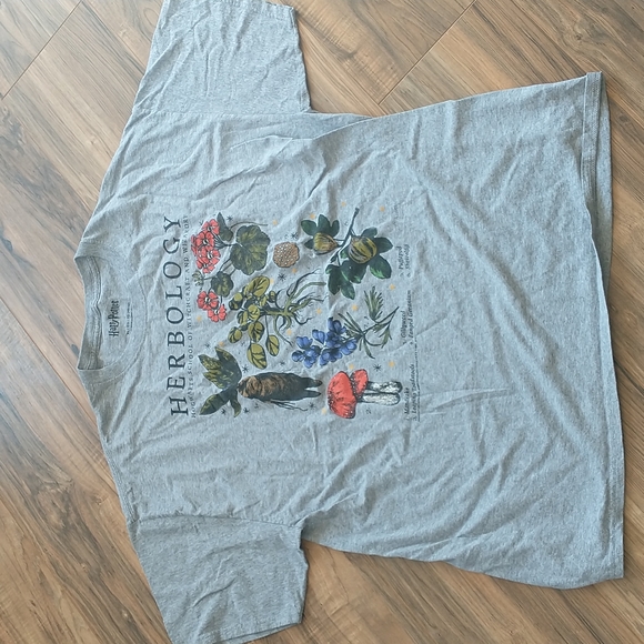 Warner Bros. Other - Harry Potter Herbology tshirt